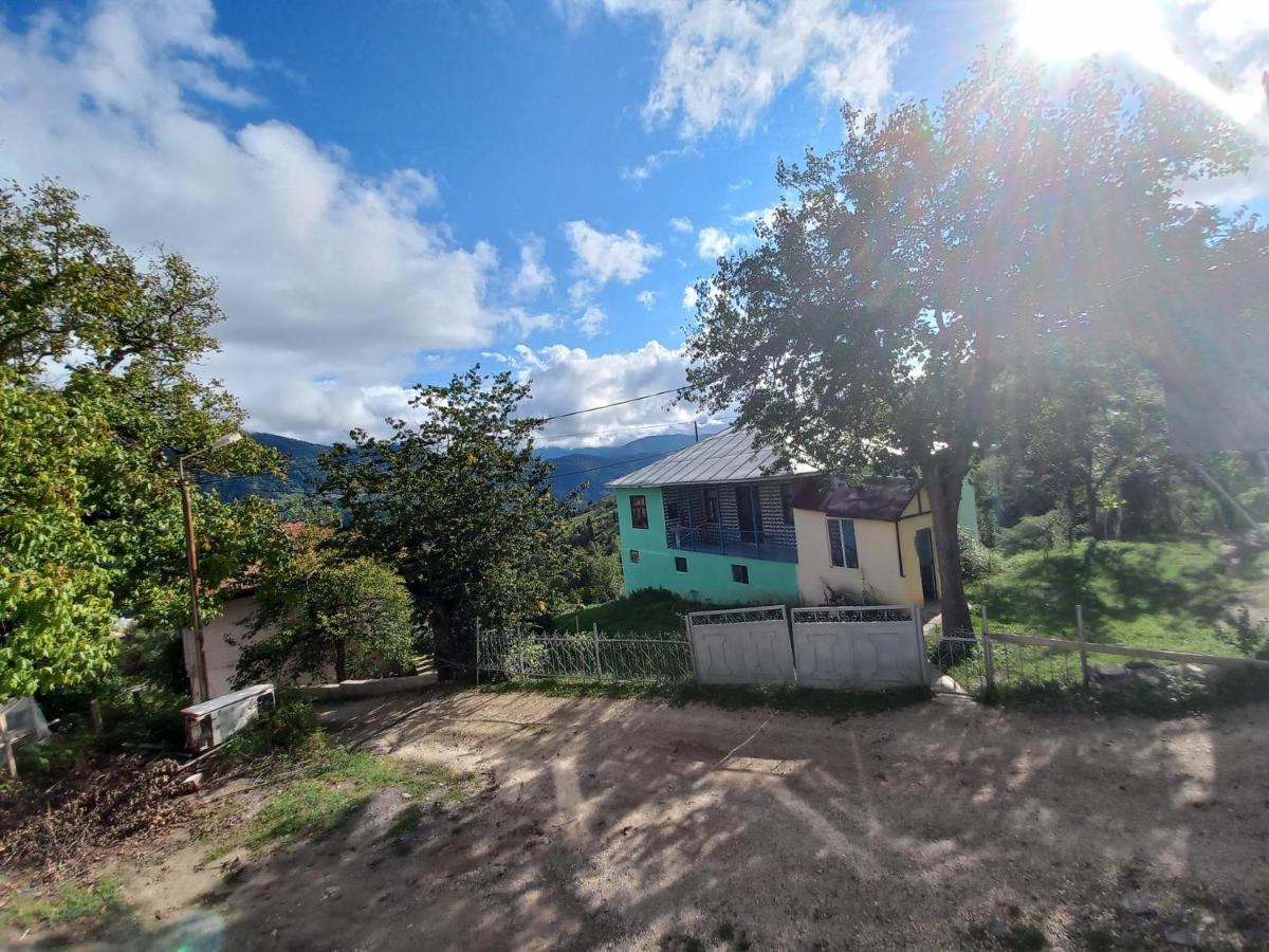 Guest House Chveni Ezo Khulo Exterior photo